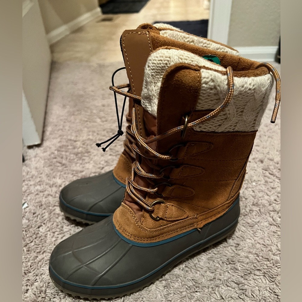 COPY - NWT! Womens Khombu Snow Boots